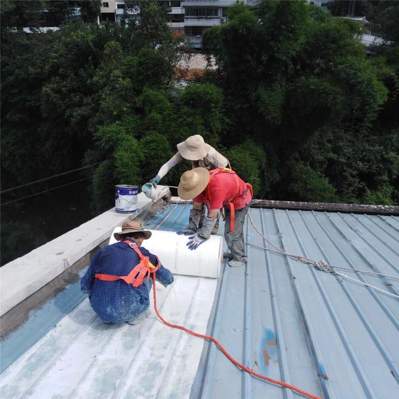 金屬屋面滲漏水維修施工防水加筋布鋪貼